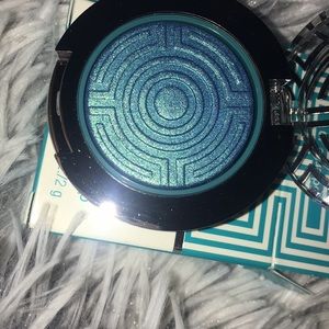 Clinique + Jonathan Adler lid pop in aqua pop